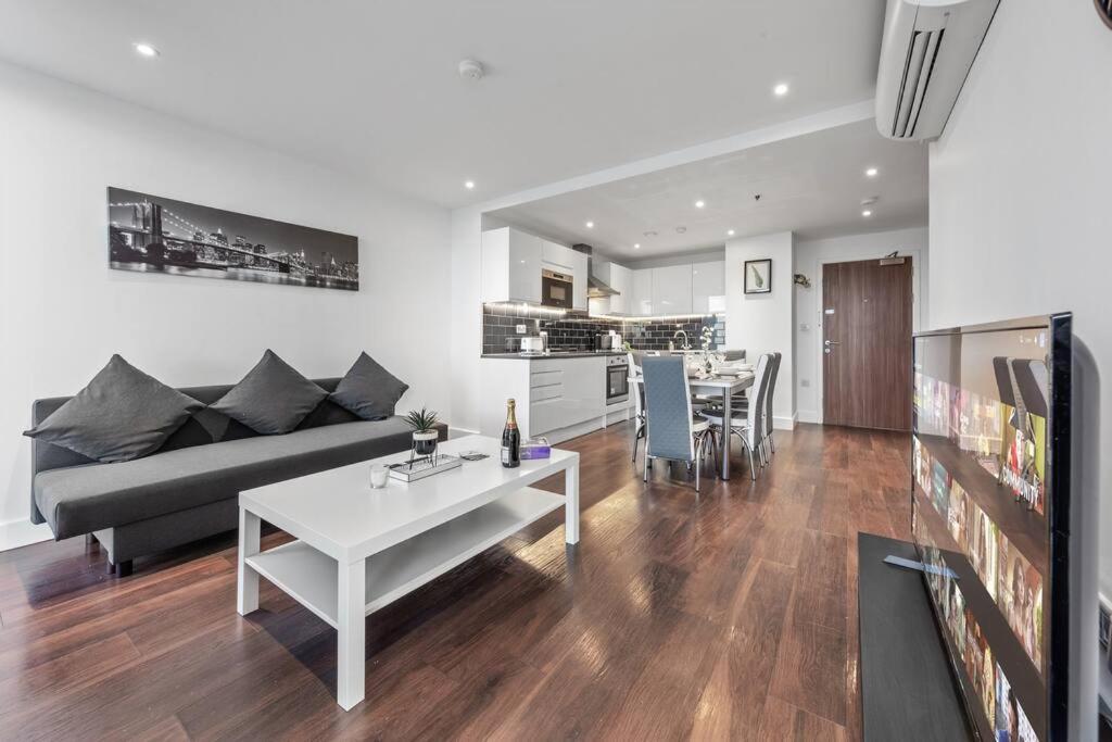 Amazing Britania 1 Bedroom Flat In London Bp40 Kültér fotó